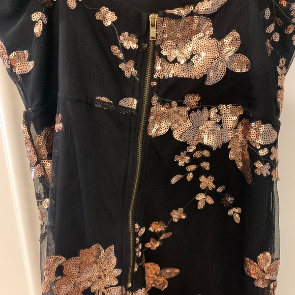 Mini dress - Picture 3 of 4